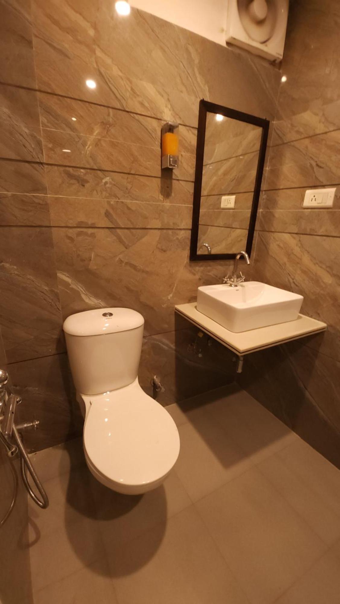 Hotel Multitech Premium Chandīgarh Exterior foto