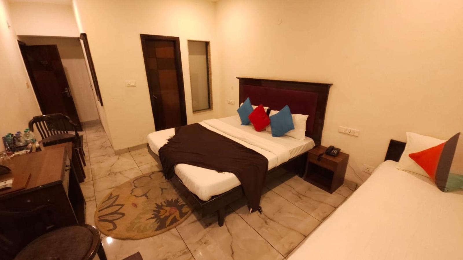 Hotel Multitech Premium Chandīgarh Exterior foto